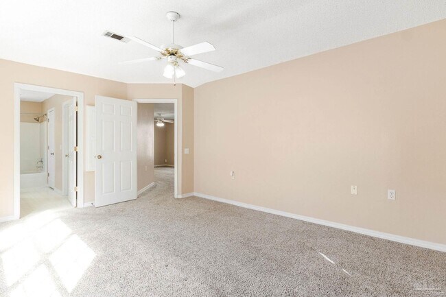 Building Photo - 139 Wildflower Ln