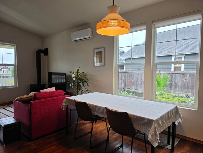 Building Photo - 3 Bedroom Rambler in Poulsbo's Chateau Ridge Neighborhood!