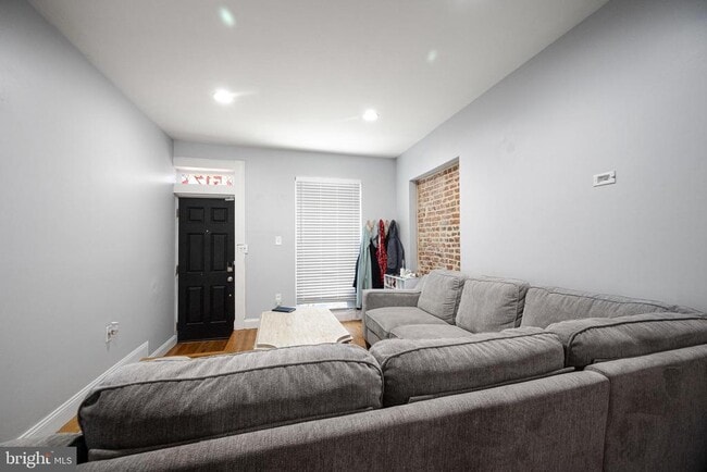 Primary Photo - 517 S Ellwood Ave