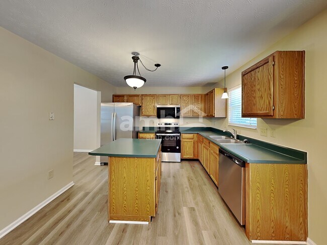 Building Photo - 545 Weeping Willow Ln