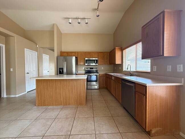 Building Photo - 3625 E Thunderheart Trail