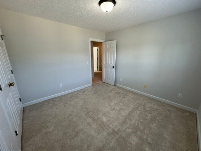 Building Photo - Fantastic Angier Home