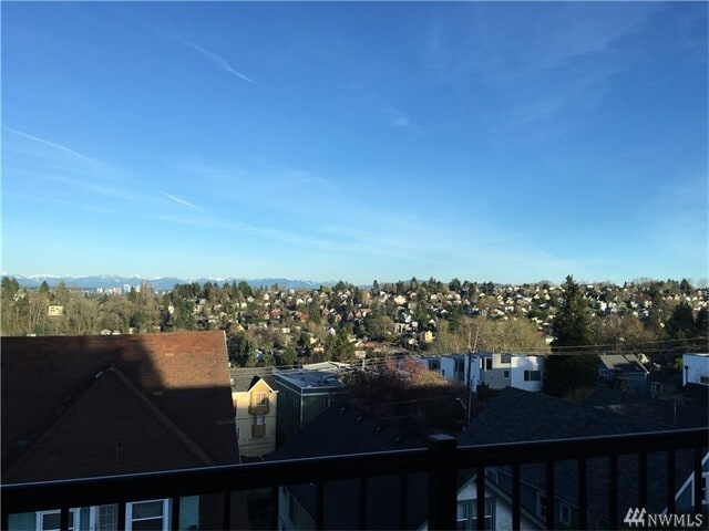 Building Photo - 1820 24th Ave