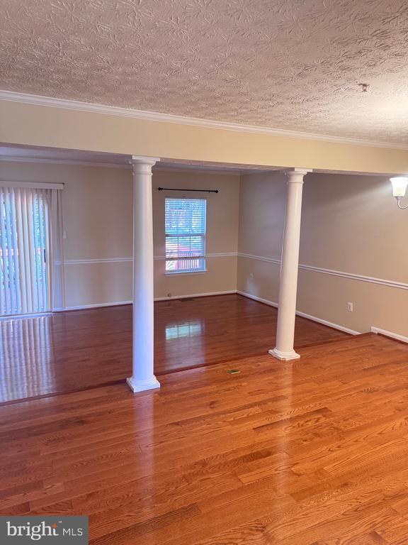 Building Photo - 9805 Doubletree Terrace