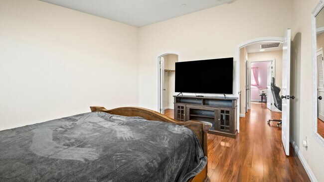 Building Photo - 2862 Pearblossom Dr