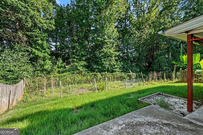 Building Photo - 375 Clairidge Ln SW
