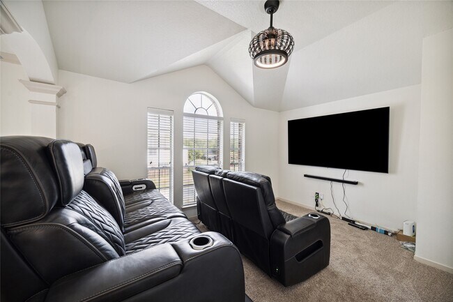 Building Photo - 25619 Oakridge Forest Ln