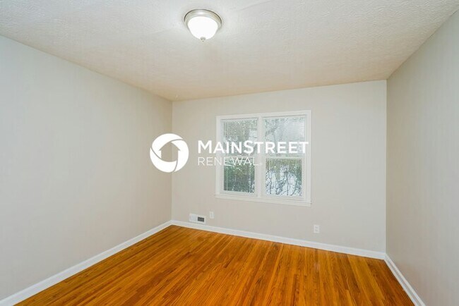 Building Photo - 3 Bedroom Pet-Friendly Home in Louisville,...