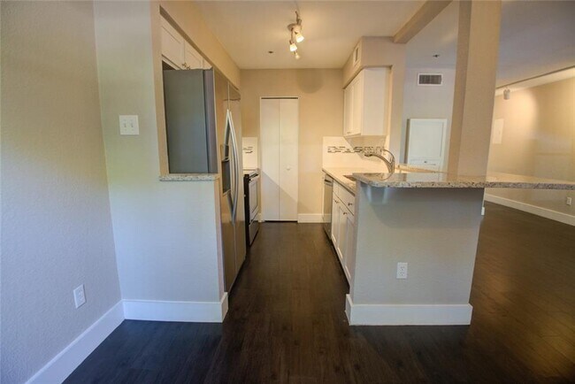 Building Photo - 1306 Norwalk Ln