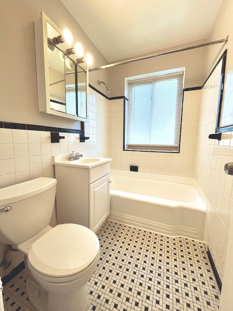 Building Photo - 1311 Madison St NW