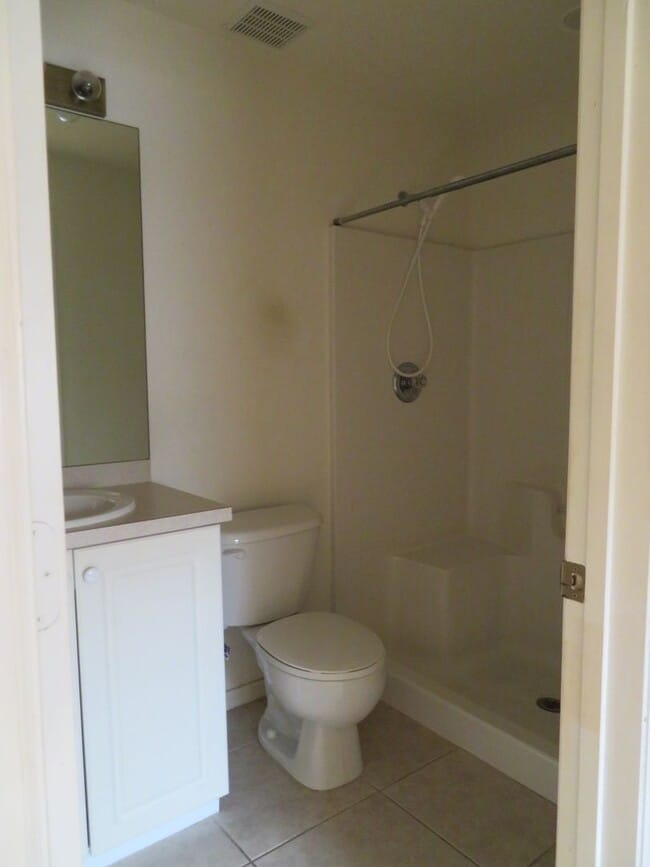 Building Photo - Vero Beach 2 bedroom