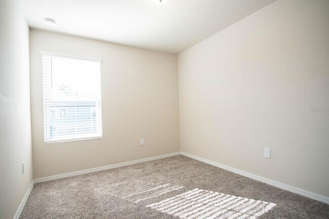 Building Photo - 425 Legacy Lp