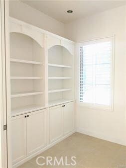 Building Photo - 62 Acorn