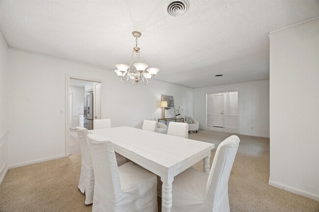 Building Photo - 10603 Lynbrook Dr
