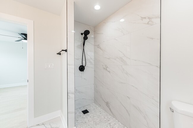 Building Photo - 4129 N Oketo Ave