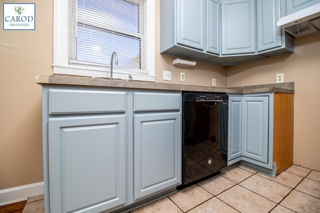 Building Photo - Cozy Cottage Near Uptown Charlotte