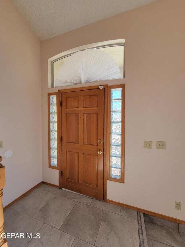 Building Photo - 6920 Imperial Ridge Dr