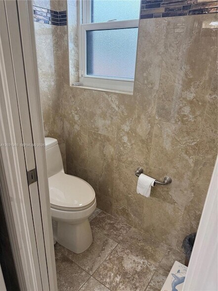 Building Photo - 5170 SW 18th Ct