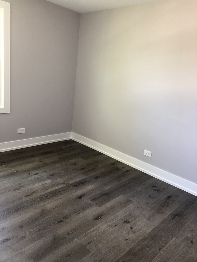 Building Photo - 140 Central Ave