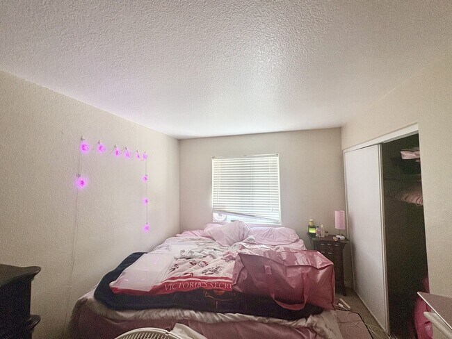 Building Photo - 10960 Woolwich Way