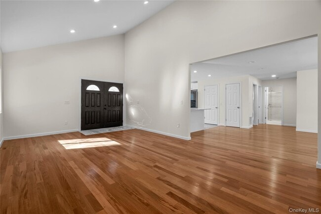 Building Photo - 9 William Puckey Dr