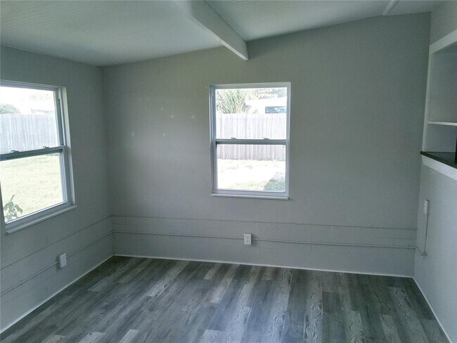 Building Photo - 6041 43rd Ave N