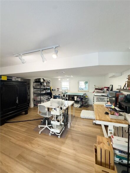 Building Photo - 14 Pocahontas Dr