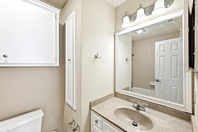 Building Photo - 2706 Salado St