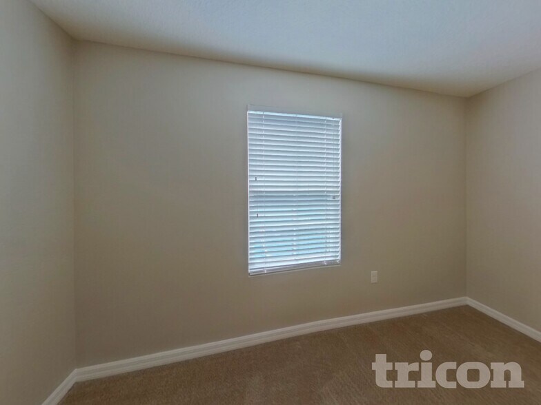 Building Photo - 10442 Whispering Hammock Dr