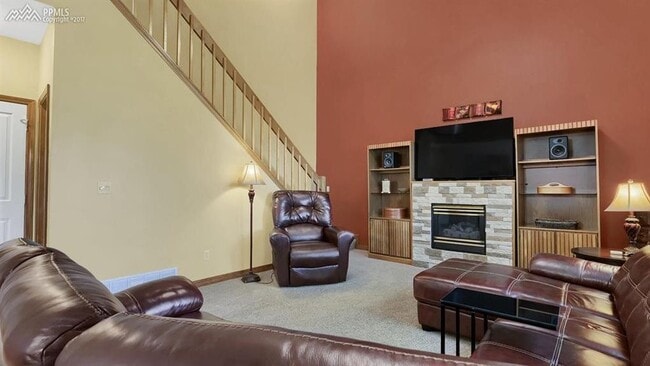 Building Photo - 235 Tamarron Dr