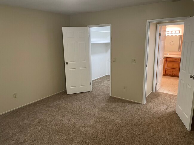 Bedroom - 2118 Pauline Blvd