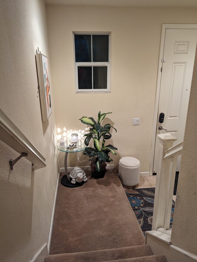 Building Photo - 764 Grandview Ter