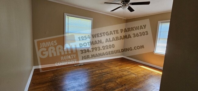 Building Photo - 2004 Roebuck St