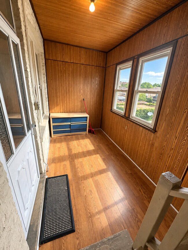 Building Photo - 3347 S Emerald Ave