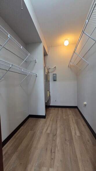 Building Photo - 660 Perrie Drive