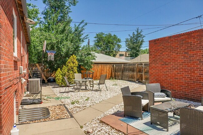 Building Photo - $2,695.00 - 3 Beds, 2 Bath, Duplex in Denv...
