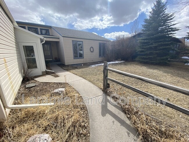 Building Photo - 2664 W Jefferson St