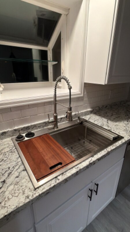 Building Photo - 1000 Flint Way