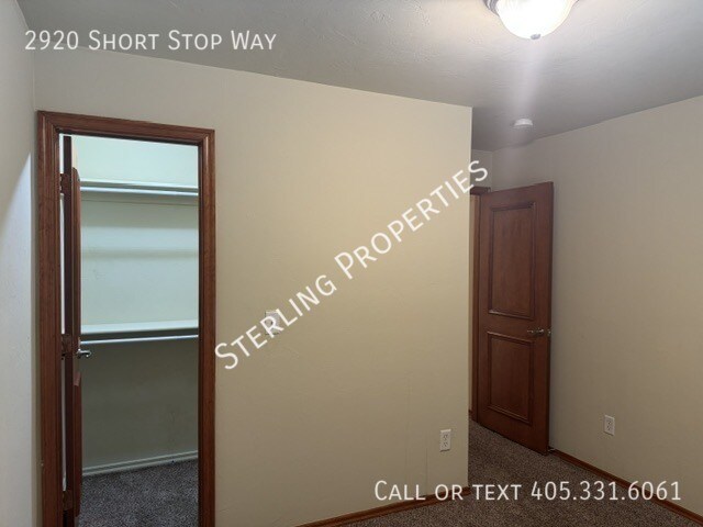 Building Photo - 2920 Short Stop Way