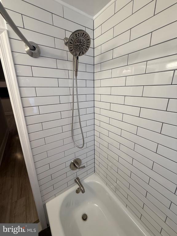 Building Photo - 2048 N Darien St