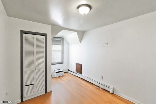 Building Photo - 342 Summer Ave