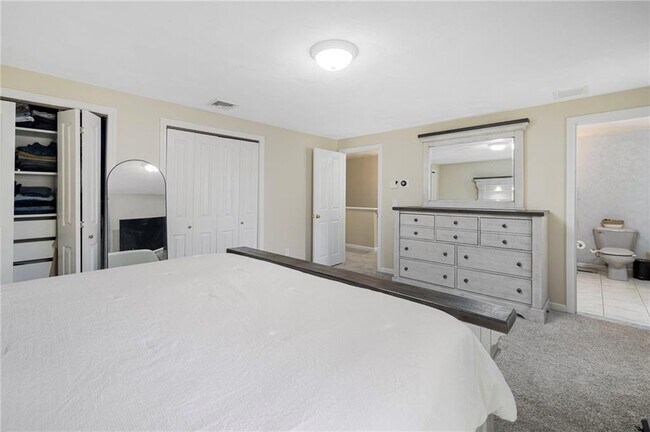 Building Photo - 42 Rollingwood Dr