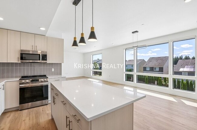 Building Photo - 7650 NW 170th Ave