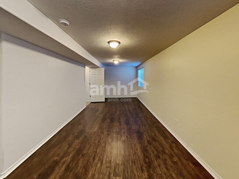 Building Photo - 3372 W 1050 N