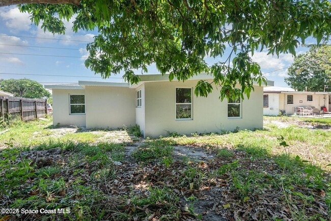 Building Photo - 2626 Sarno Rd