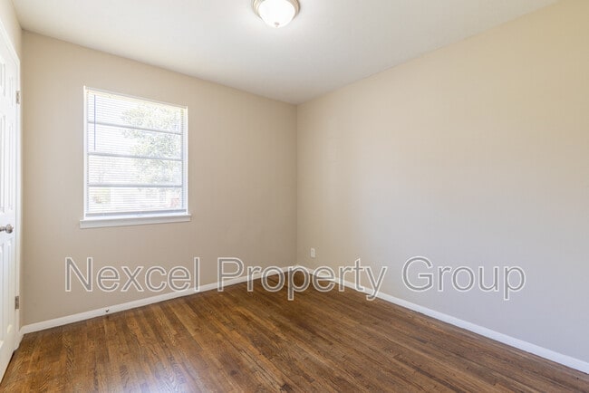 Building Photo - 5442 Loch Lomond Rd