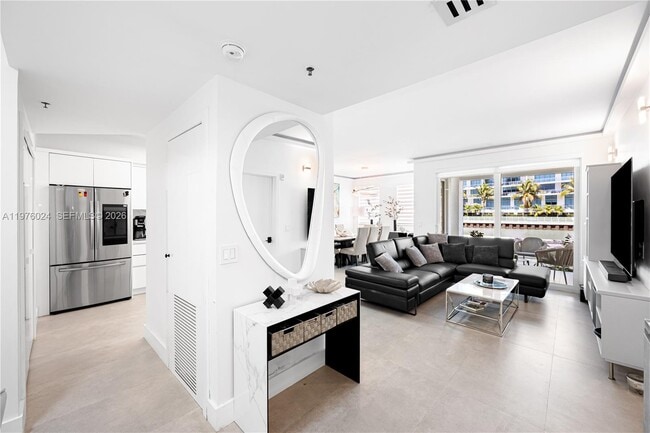 Building Photo - 3255 NE 184th St