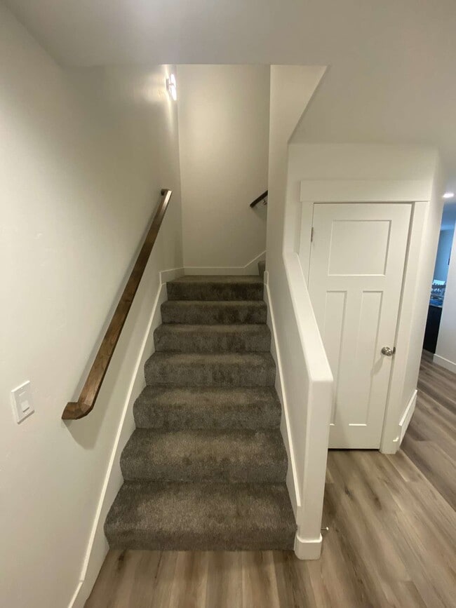 Building Photo - 546 E 625 S