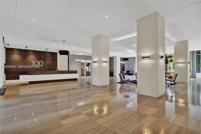Building Photo - 100 Bayview Dr