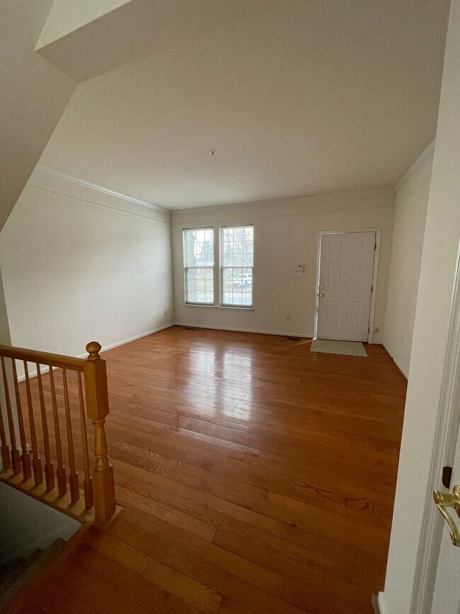 Building Photo - Spacious & Updated Home in the Heart of Hyattsville